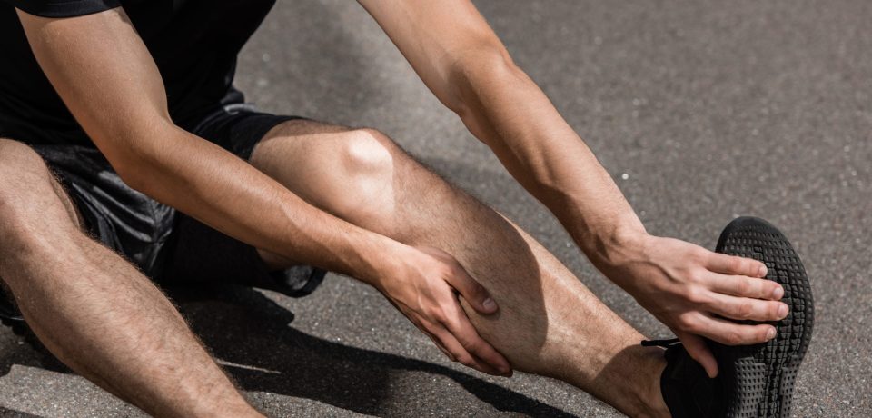 Te explicamos qué son las agujetas, por qué aparecen y cómo reconocer si lo que sientes es normal o una lesión que requiere fisioterapia.